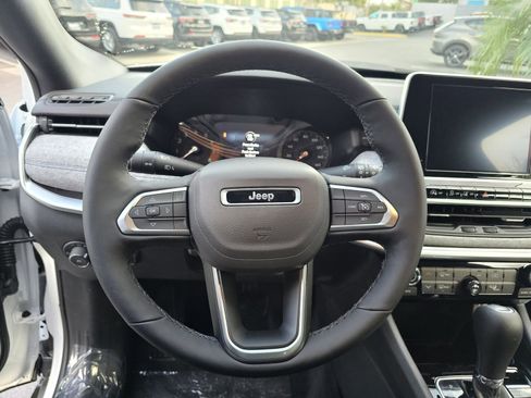 New 2026 Jeep Compass Latitude image 23