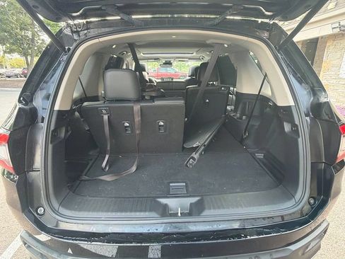 Used 2025 Honda Pilot Touring image 11