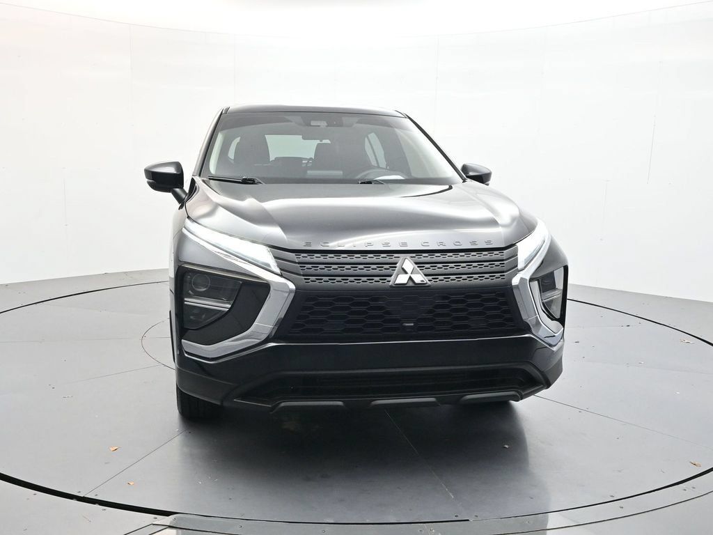 Used 2022 Mitsubishi Eclipse Cross LE AWD/4WD image 2