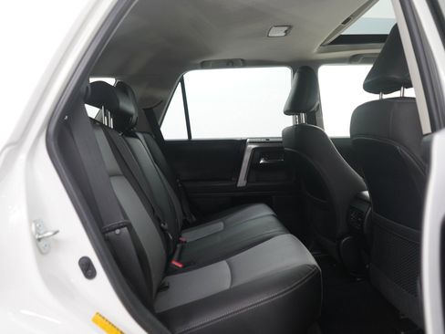 Used 2022 Toyota 4Runner SR5 Premium image 11