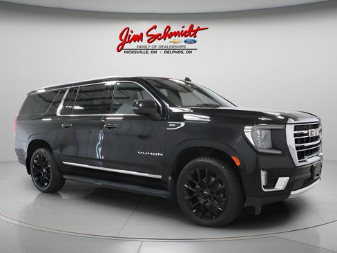 Used 2023 GMC Yukon XL SLT w/ SLT Premium Package AWD/4WD image 1
