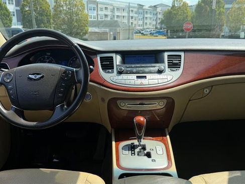 Used 2014 Hyundai Genesis 3.8 RWD image 19