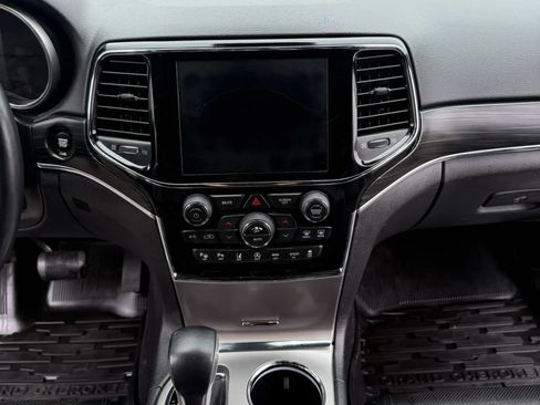 Used 2019 Jeep Grand Cherokee Limited w/ Luxury Group II image 32