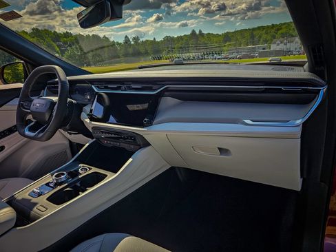 New 2026 Jeep Cherokee Limited AWD/4WD image 36