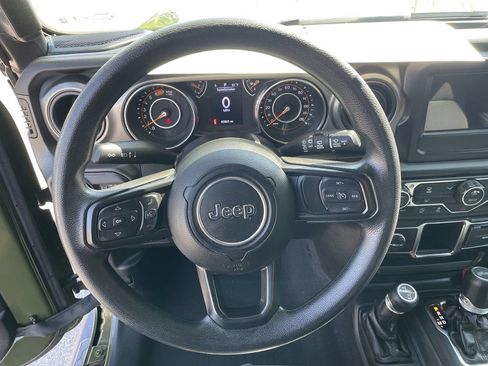 Used 2022 Jeep Wrangler Sport AWD/4WD image 16
