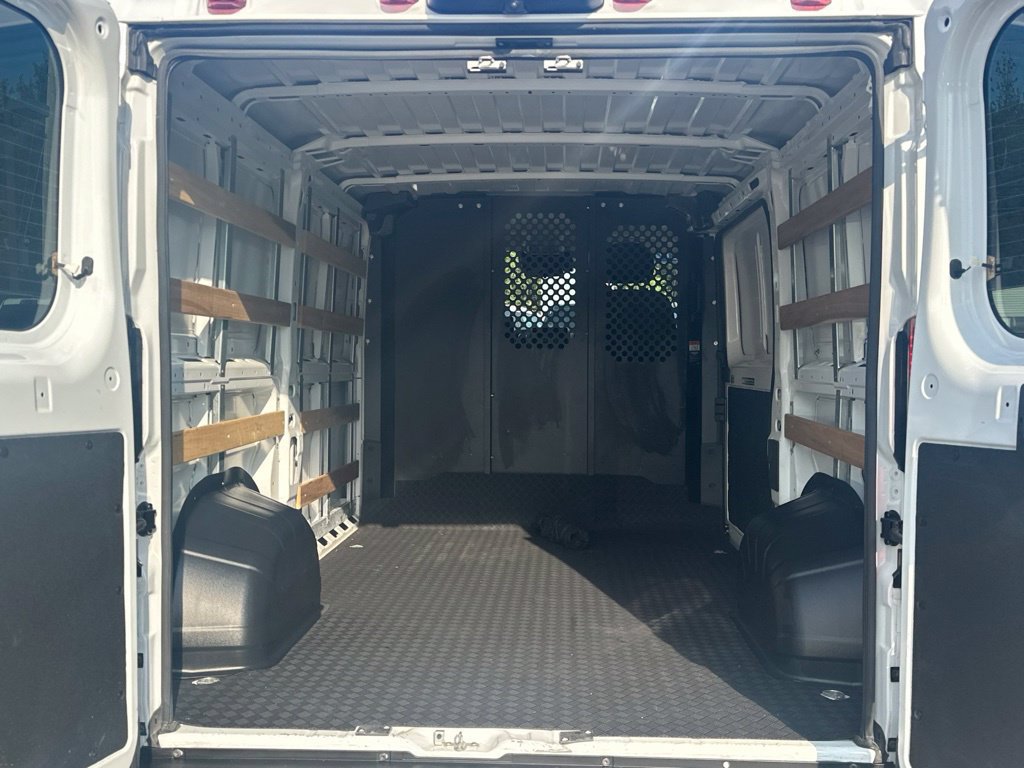Used 2025 RAM ProMaster 2500 w/ U-Haul Equipment Group FWD image 30