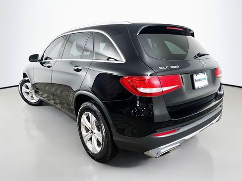 Used 2018 Mercedes-Benz GLC 300 4MATIC image 5