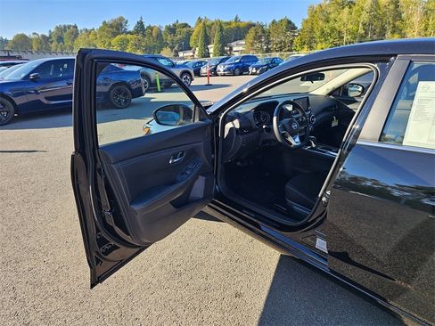 New 2025 Nissan Sentra SV w/ Trunk Package image 16