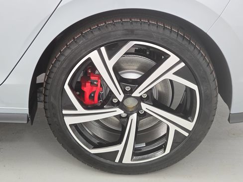 New 2026 Volkswagen GTI SE FWD image 33