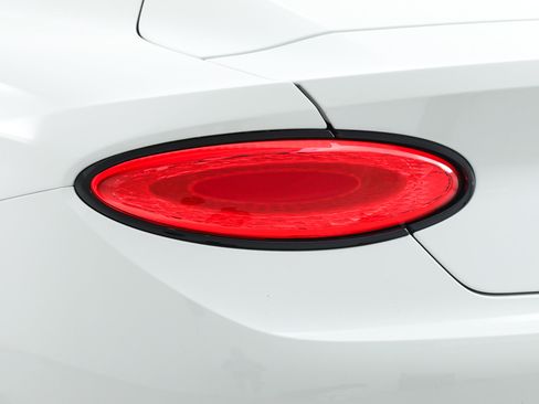 Used 2021 Bentley Continental GT V8 image 11