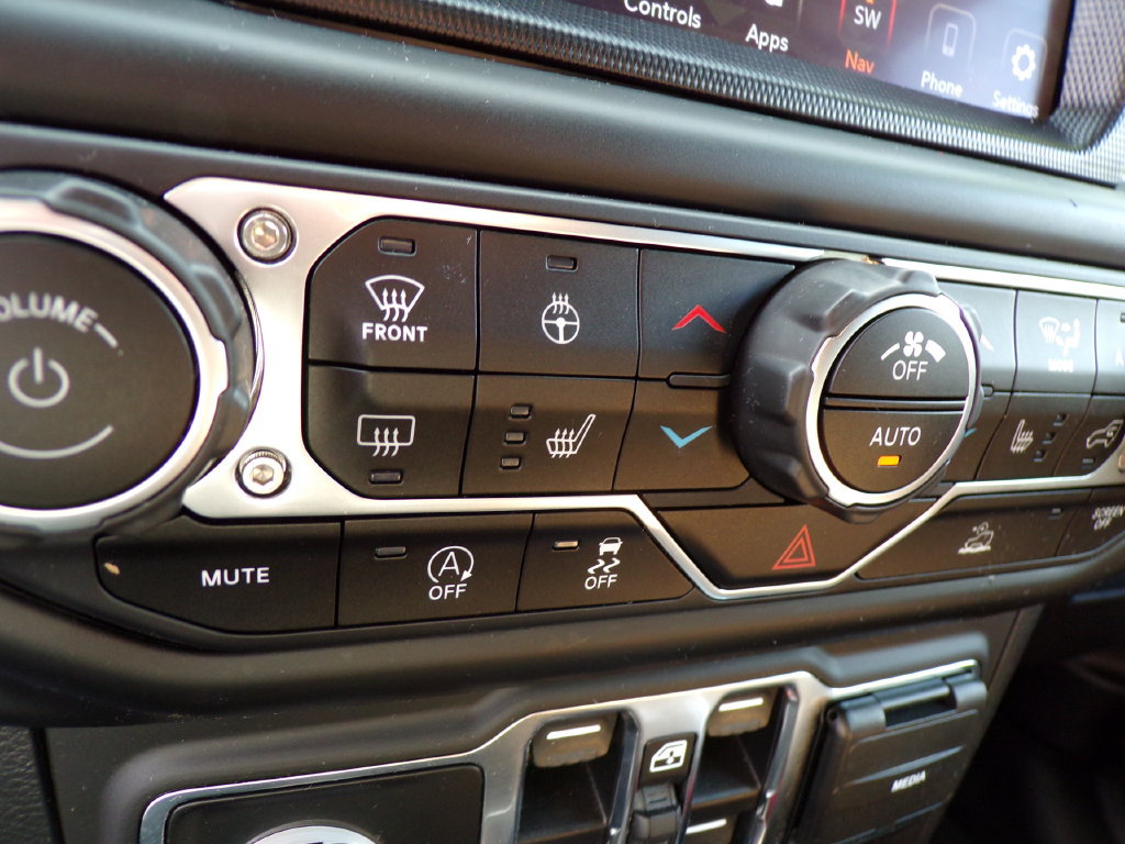 Used 2021 Jeep Wrangler Unlimited Sahara AWD/4WD image 21