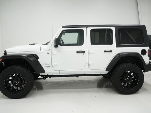 Used 2019 Jeep Wrangler Unlimited Sport S AWD/4WD image 7