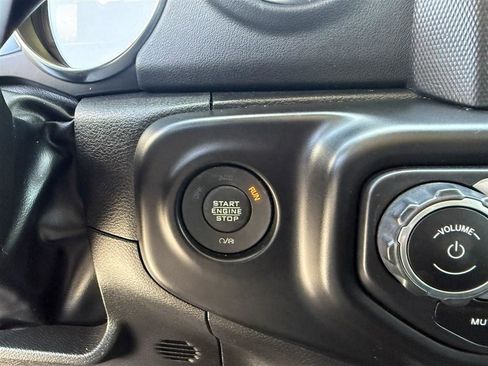 Used 2022 Jeep Wrangler Unlimited Sahara w/ Cold Weather Group AWD/4WD image 35