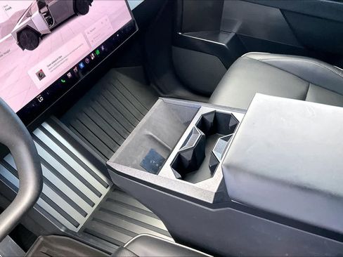 Used 2024 Tesla Cybertruck AWD Crew Cab image 16