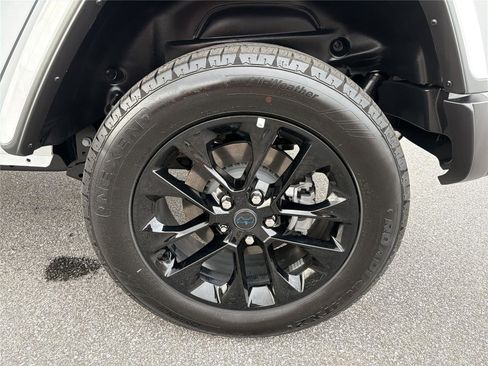 Used 2025 Jeep Wrangler Sahara w/ Safety Group image 20