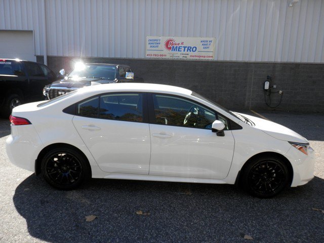 Used 2026 Toyota Corolla LE FWD image 9