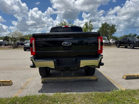 Used 2023 Ford F250 Lariat w/ Lariat Ultimate Package AWD/4WD image 4