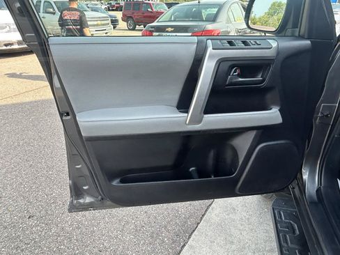 Used 2011 Toyota 4Runner Limited AWD/4WD image 14