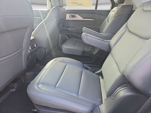 New 2026 Ford Explorer Active w/ Active Comfort Package AWD/4WD image 9