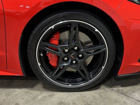 Used 2021 Chevrolet Corvette Stingray Coupe w/ Z51 Performance Package image 22