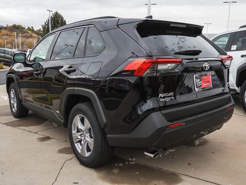 New 2025 Toyota RAV4 XLE image 6