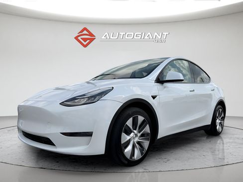 Used 2023 Tesla Model Y Long Range AWD/4WD image 14