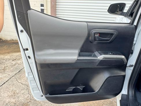 Used 2021 Toyota Tacoma SR5 RWD image 35