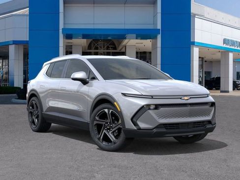 New 2026 Chevrolet Equinox EV LT image 7