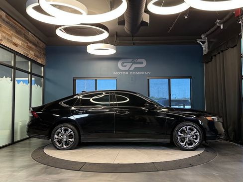 Used 2023 Honda Accord EX image 2