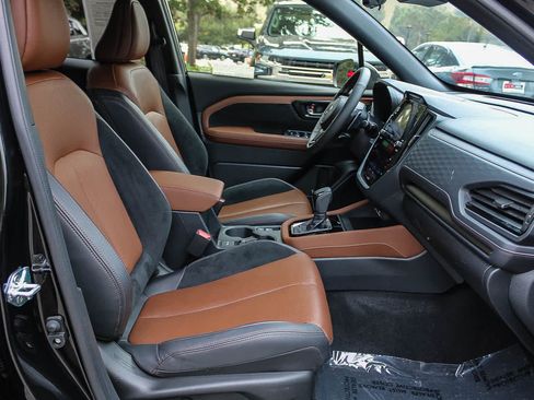 Certified 2025 Subaru Forester Touring AWD/4WD image 14