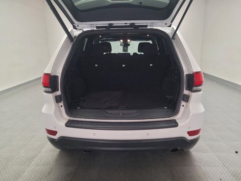 Used 2019 Jeep Grand Cherokee Laredo AWD/4WD image 29