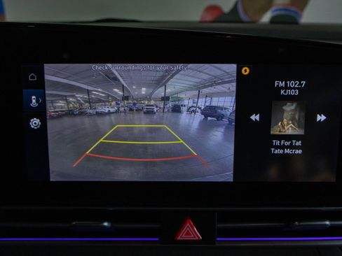 Used 2025 Hyundai Elantra SEL image 7