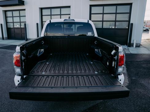 Used 2023 Toyota Tacoma 4x4 Double Cab image 9