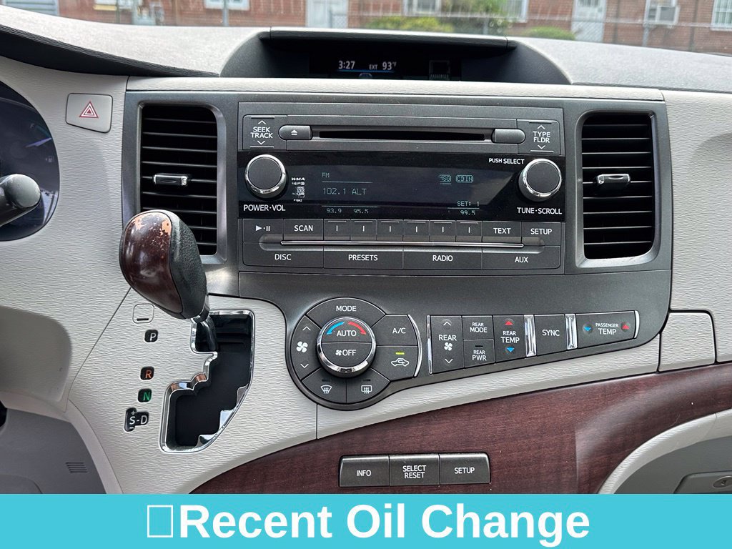 Used 2014 Toyota Sienna XLE FWD image 23