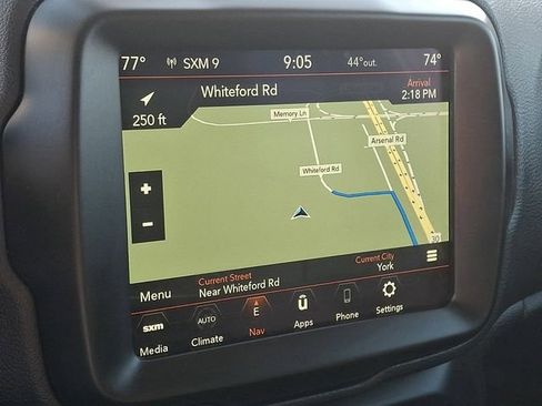 Used 2023 Jeep Renegade Latitude AWD/4WD image 3