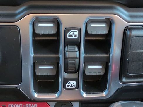 Used 2021 Jeep Wrangler Unlimited Rubicon image 29