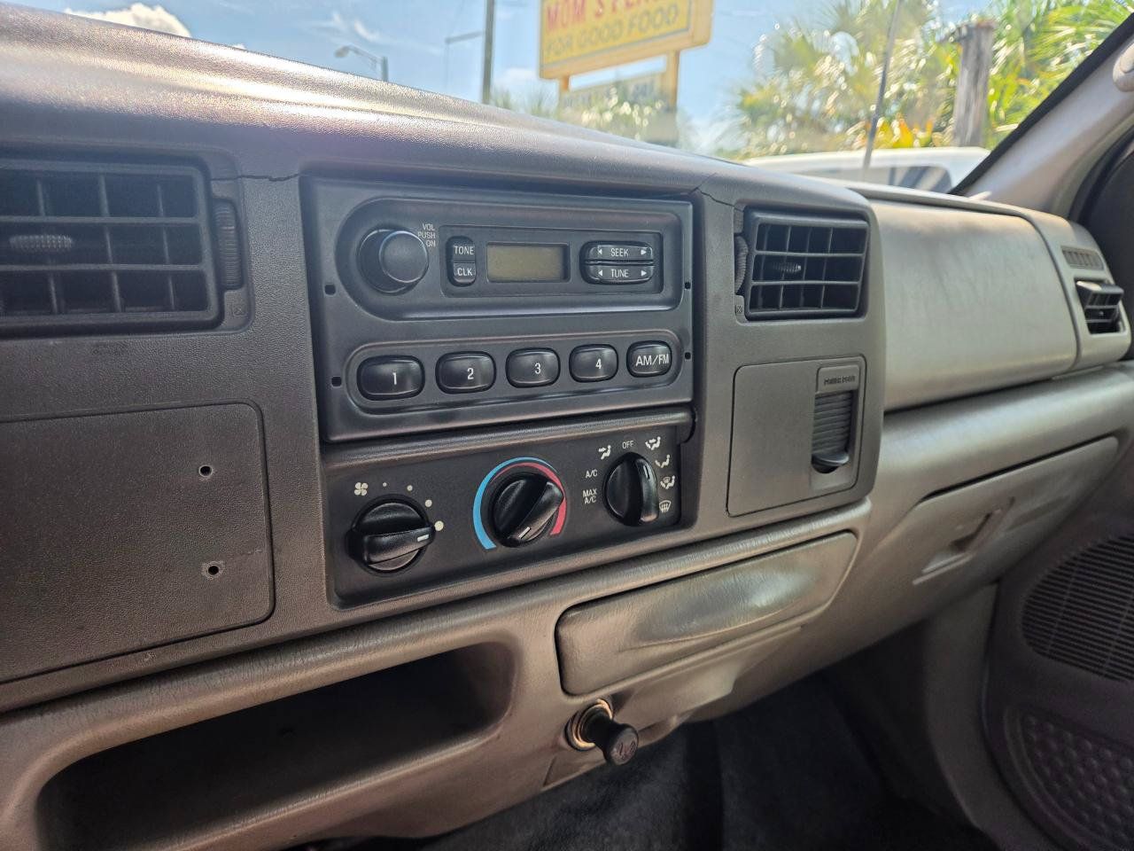 Used 2000 Ford F450 4x4 Regular Cab Super Duty image 15