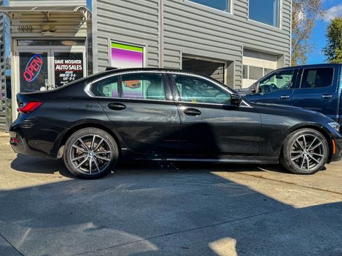 Used 2019 BMW 330i xDrive 330i xDrive AWD 4dr Sedan image 2