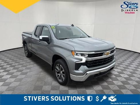 Used 2025 Chevrolet Silverado 1500 LT AWD/4WD image 3
