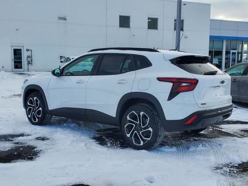 New 2026 Chevrolet Trax RS w/ Sunroof Package image 3