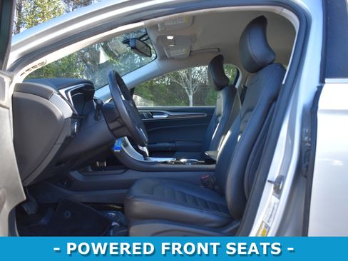 Used 2016 Ford Fusion SE w/ Equipment Group 202A image 4