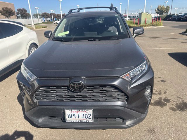 Used 2020 Toyota RAV4 XLE w/ Convenience Package FWD image 2