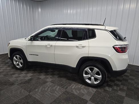 Used 2018 Jeep Compass Latitude w/ Cold Weather Group AWD/4WD image 4