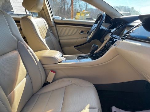 Used 2018 Ford Taurus Limited image 47