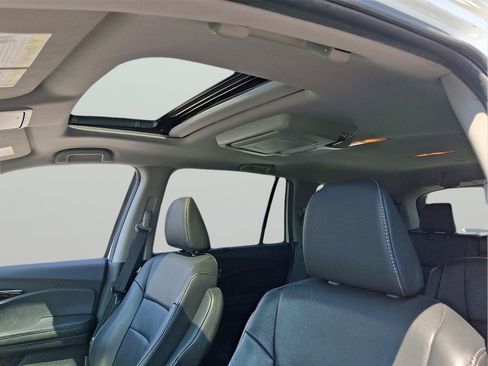 Used 2022 Honda Pilot Touring image 13