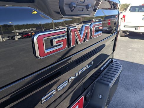 Used 2024 GMC Sierra 2500 Denali w/ Denali Reserve Package image 29