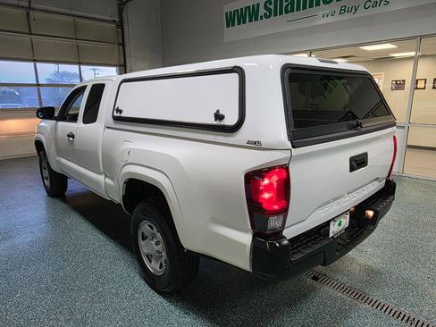 Used 2020 Toyota Tacoma SR image 10
