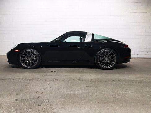 Used 2022 Porsche 911 Targa 4 image 2