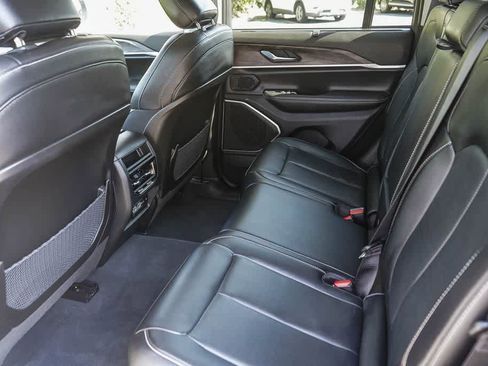 Used 2022 Jeep Grand Cherokee Limited 4xe w/ Luxury Tech Group II AWD/4WD image 18