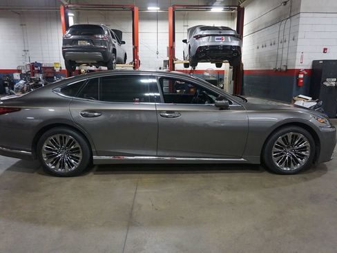 Used 2018 Lexus LS 500 AWD w/ Luxury Package image 21